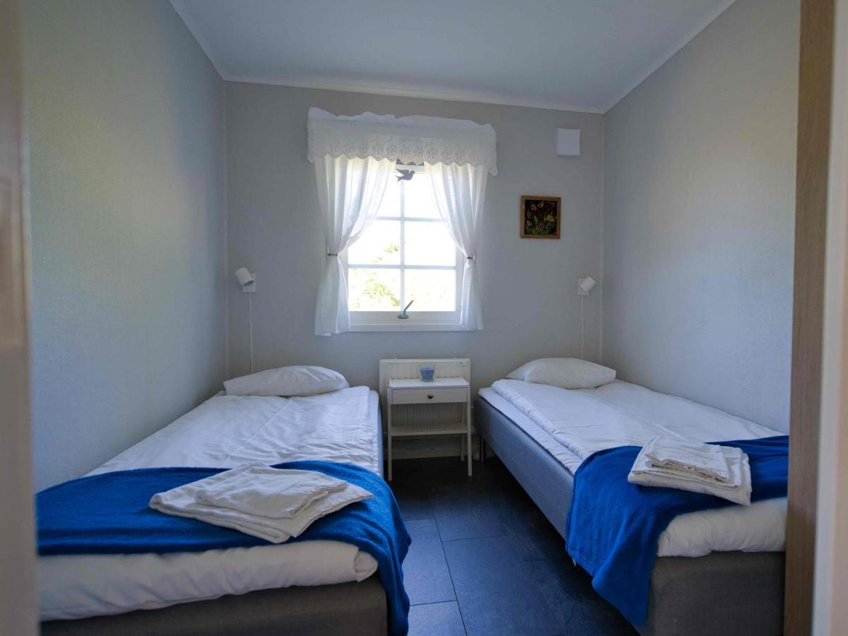 Rosenborgs Friluftspensionats Stugor Med Koek Färjestaden Exterior foto